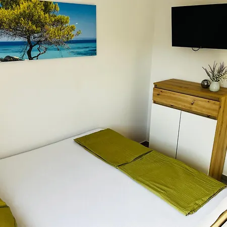 Apartment Mirno More, *