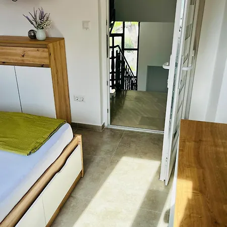 Mirno More, Apartment *