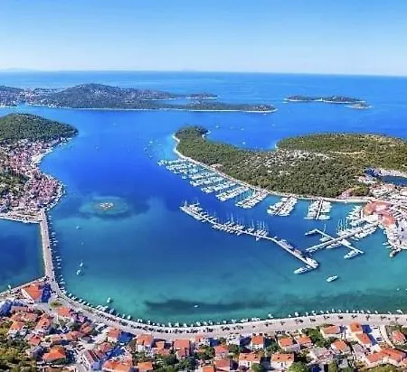 Mirno More, * Rogoznica (Sibenik-Knin)