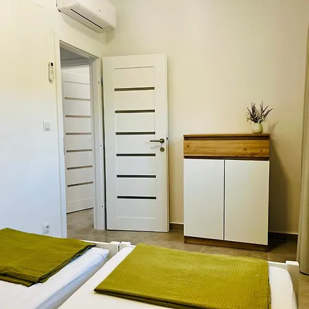 Mirno More, Rogoznica