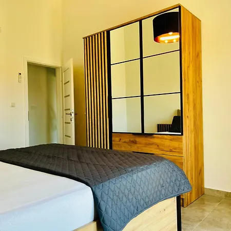 Mirno More, * Rogoznica (Sibenik-Knin)