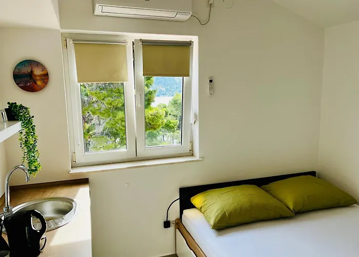 Mirno More, Apartman *