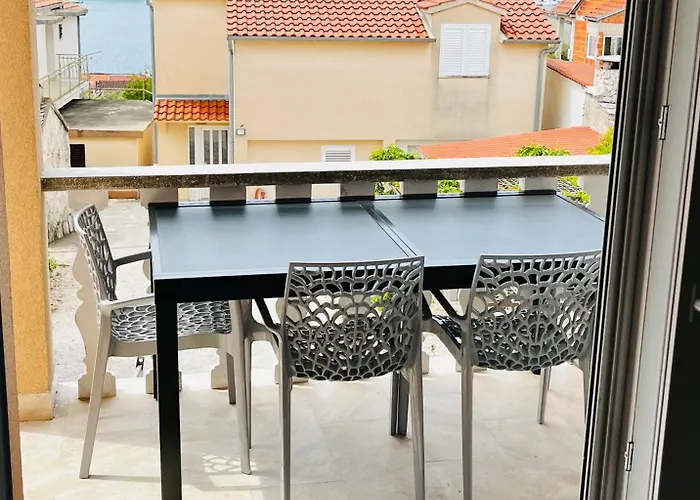 Mirno More, Apartamento