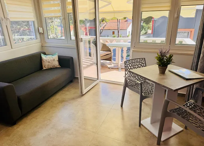 Mirno More, * Rogoznica (Sibenik-Knin)